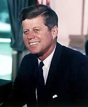 Anniversaire de l'assassinat de Kennedy : l'angle de vue des médias américains