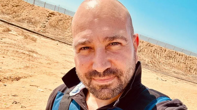 Arrêté et emprisonné trois semaines au Nigeria, un journaliste niçois raconte sa détention dans un livre